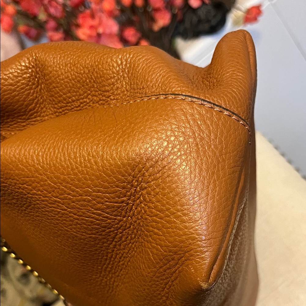 Tory Burch Caramel Pebbled Leather Tote with Gold Chain Straps - Picture 4 of 7